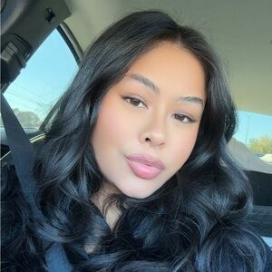 Meet your Posher, Julissa